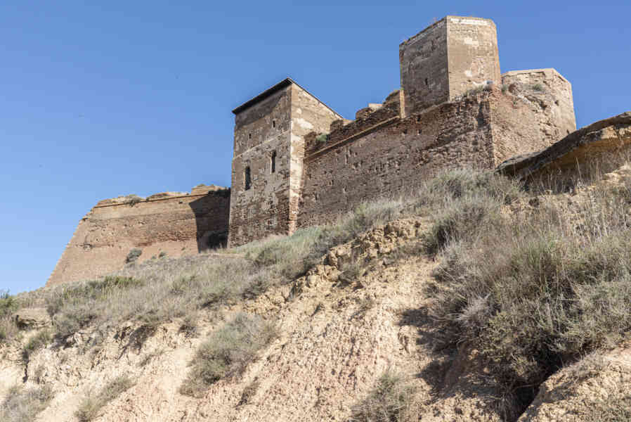 Huesca - Monzón - castillo de Monzón 2.jpg
